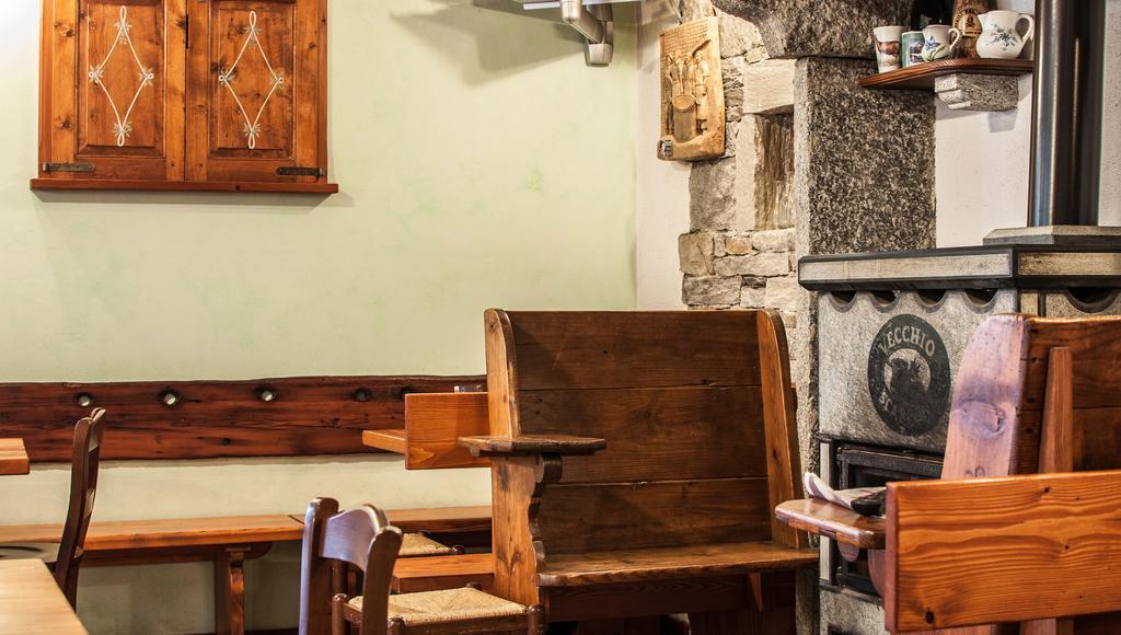 Albergo Meuble Vecchio Scarpone Baceno Eksteriør billede