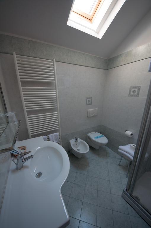 Albergo Meuble Vecchio Scarpone Baceno Værelse billede